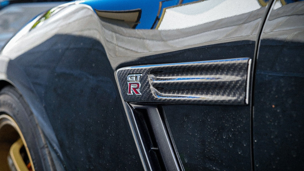 RSW Carbon Fender Emblem Panels For Nissan R35 GT-R MY07-13 Left & Right Handle 2