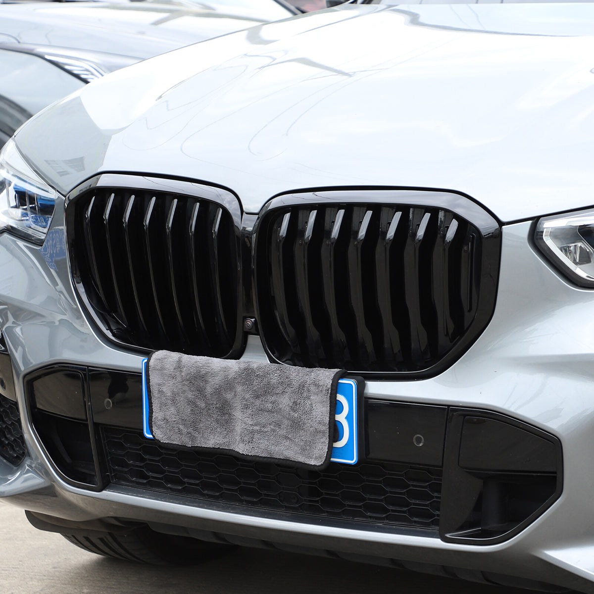 Replace Glossy Black Front Kidney Grille For BMW X5 G05 2019-2022 2023 17