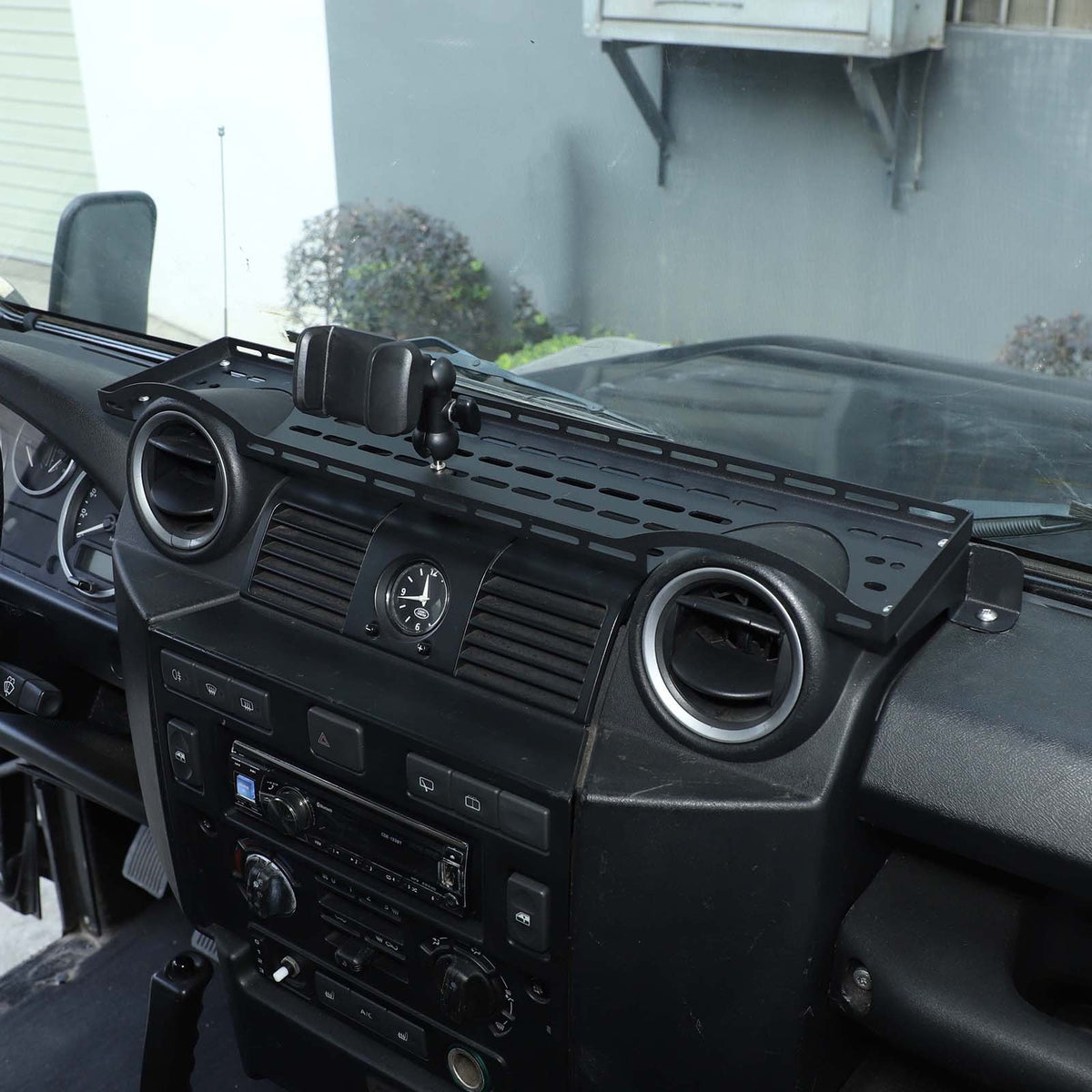 Off-Road Dashboard Phone Holder Bracket For Land Rover Defender L316 2004-2018 1