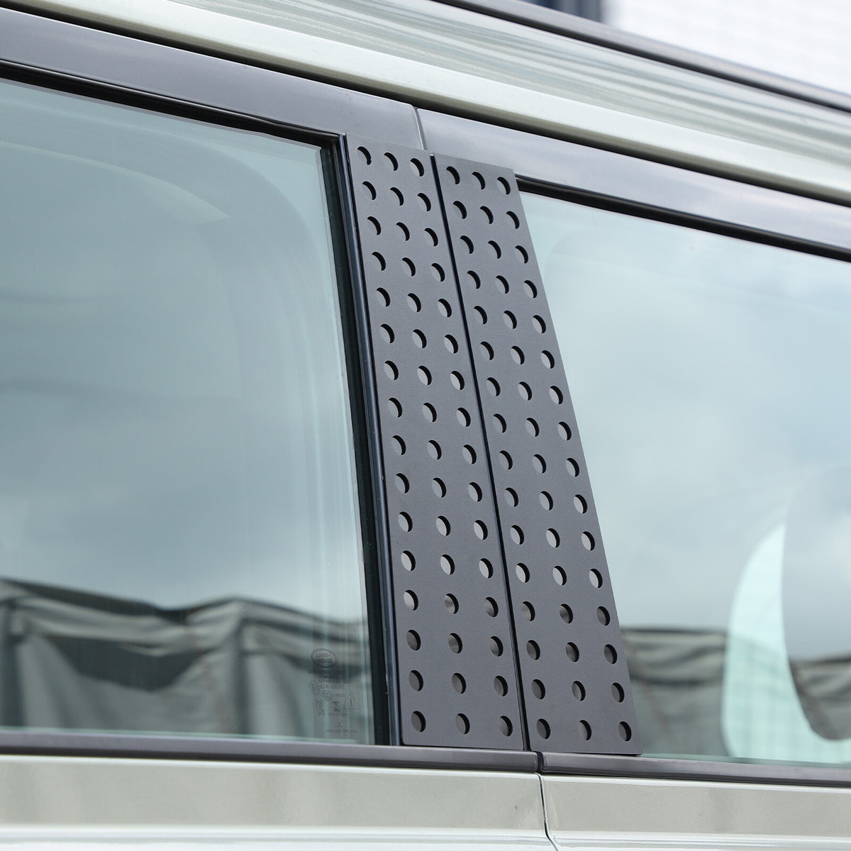 Black Aluminum Window Center Pillar Trim Panel For Land Rover Defender 2020-23 5