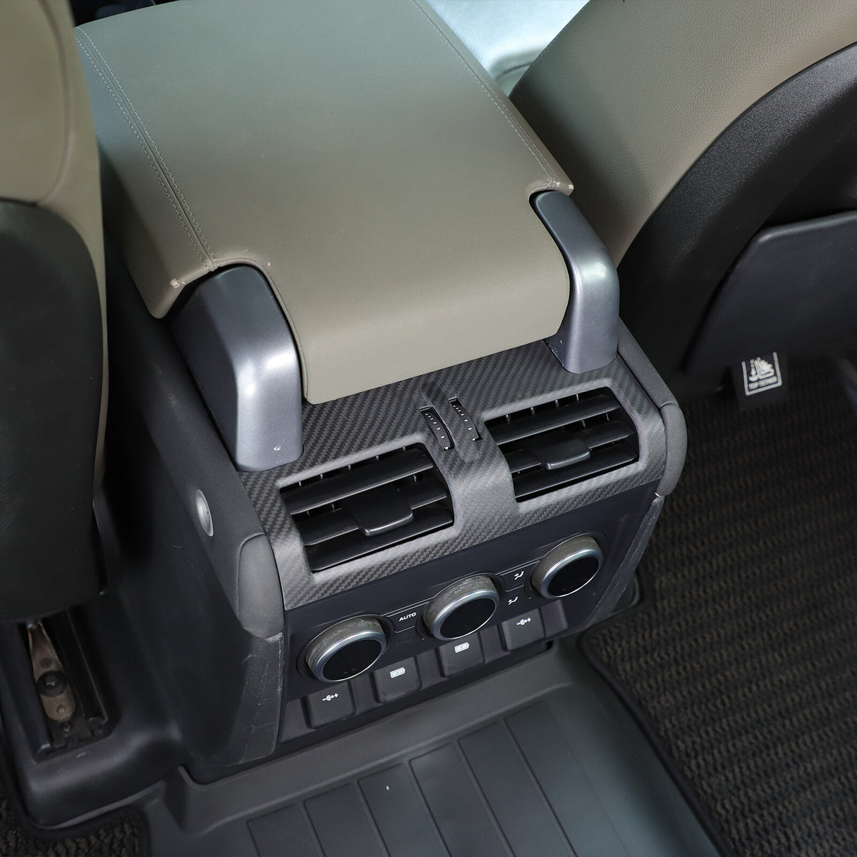 Matte Real Carbon Fiber Rear Air Vent Frame Trim For LR Defender L663 2020-2023 17