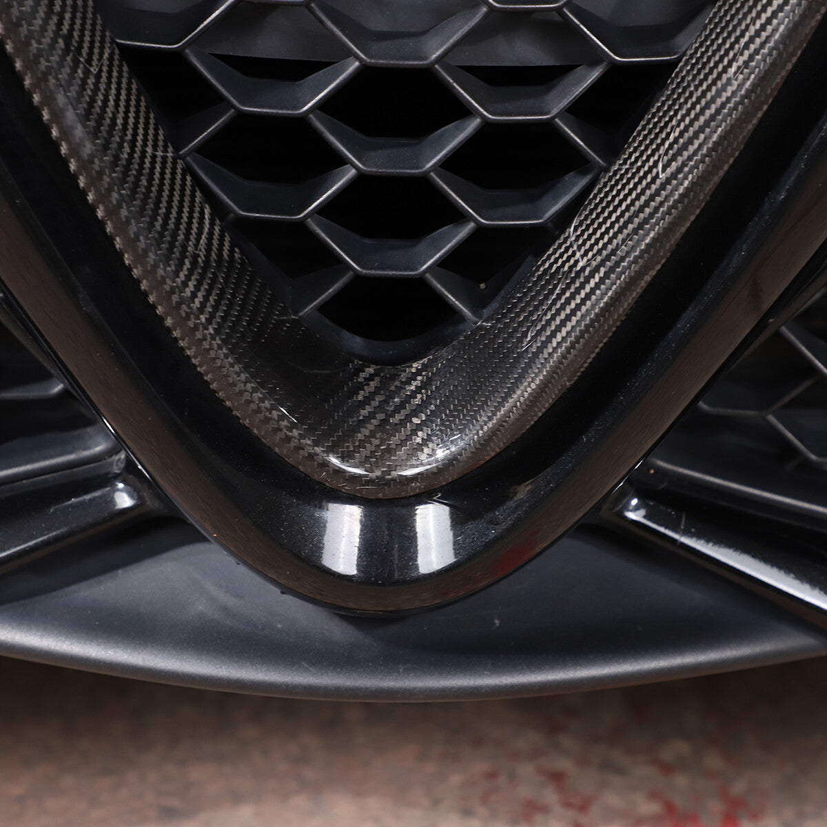 Real Carbon Fiber Front Grille & Emblem Badge Trim For Alfa Romeo Giulia 17+ US 9